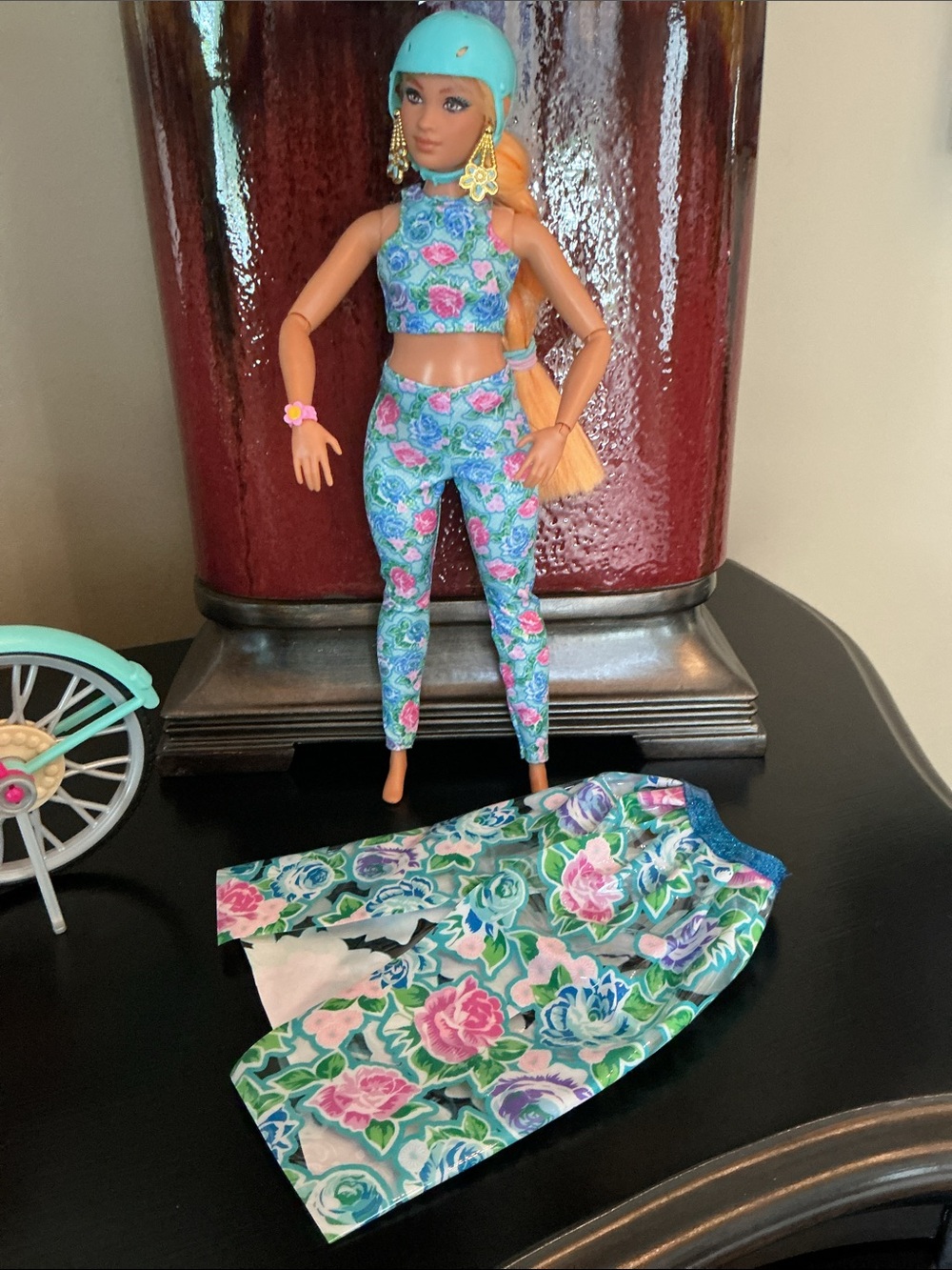 💗Barbie Pink and Teal Bicycle with Floral Outfit, Helmet, Earrings, Bracelet - Picture 5 of 11